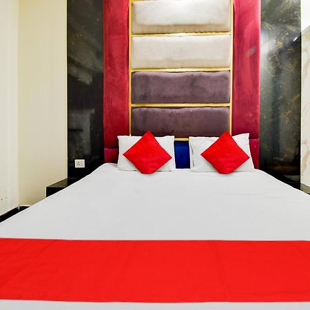Hotel O Double Rr New Delhi Buitenkant foto