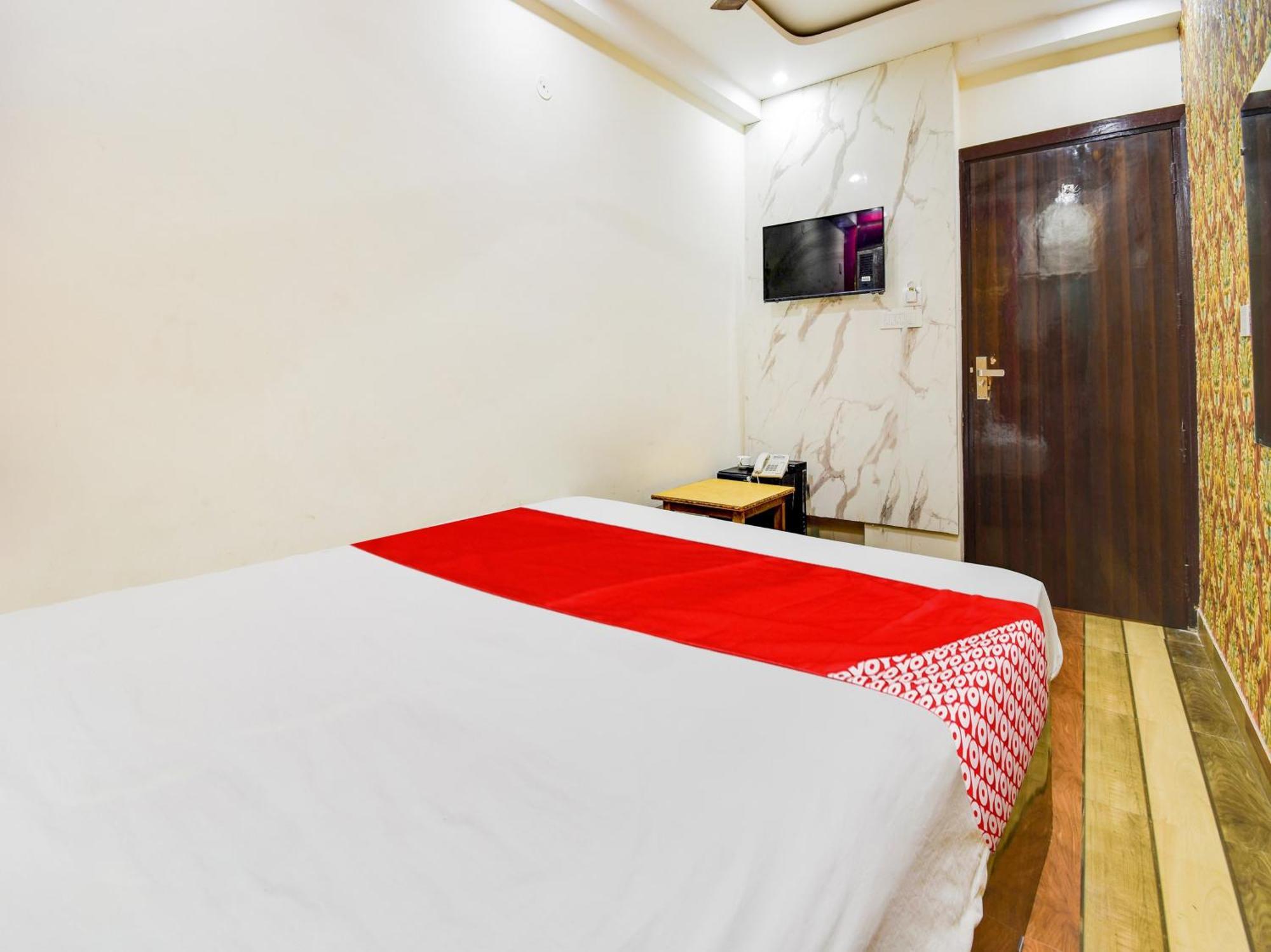 Hotel O Double Rr New Delhi Buitenkant foto