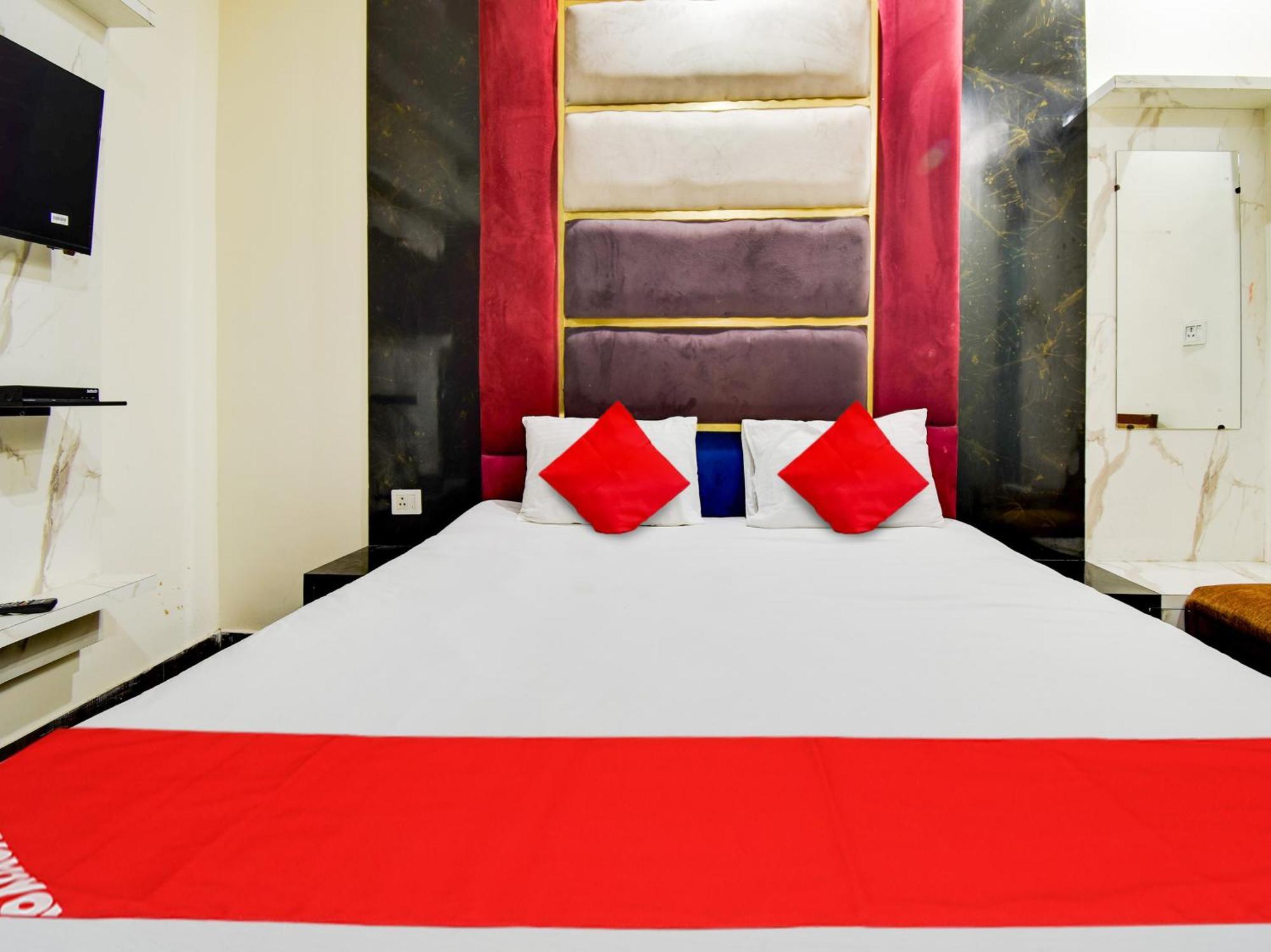 Hotel O Double Rr New Delhi Buitenkant foto