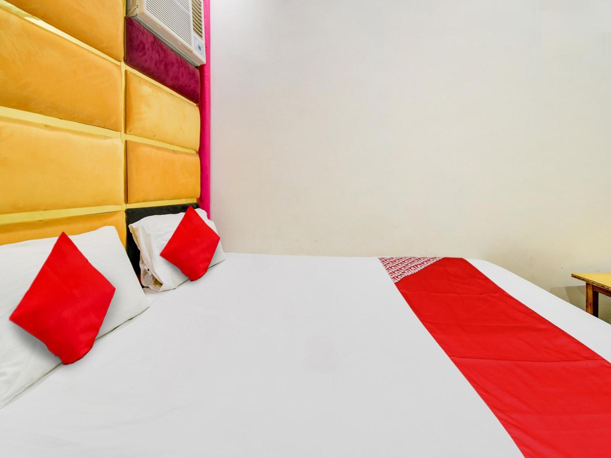 Hotel O Double Rr New Delhi Buitenkant foto